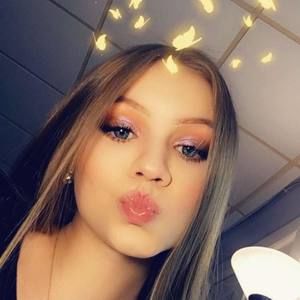 Meet your Posher, Caraline